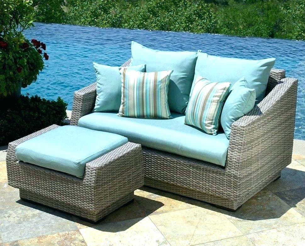 Пошив мягких подушек на диваны и шезлонги из уличной ткани Пошив мягких подушек на диваны и шезлонги из уличной ткани